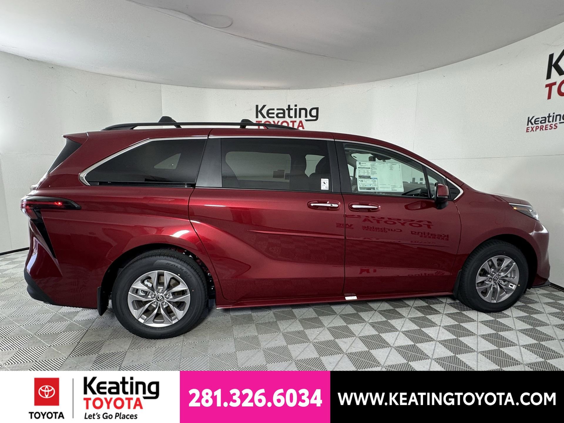 New 2026 Toyota Sienna XLE FWD image 4