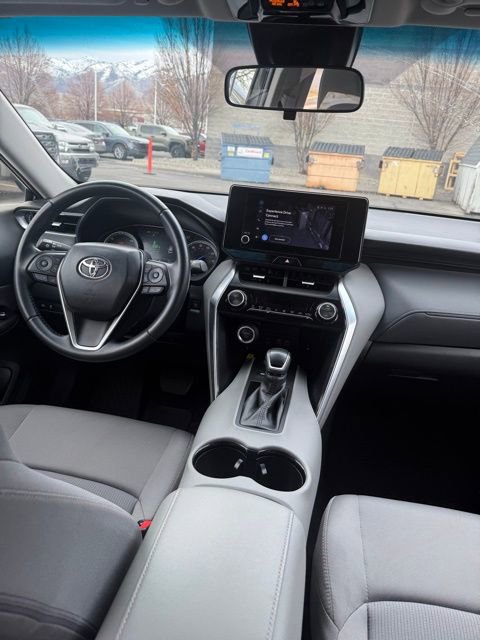 Used 2023 Toyota Venza LE image 27