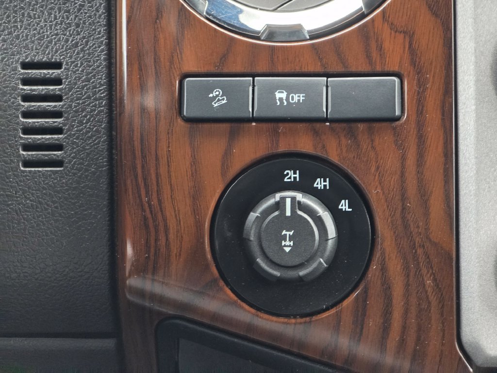 Used 2014 Ford F250 Lariat w/ Chrome Package AWD/4WD image 17