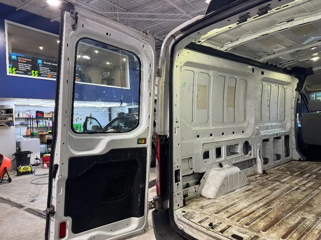 Used 2018 Ford Transit 250 148 Medium Roof image 22