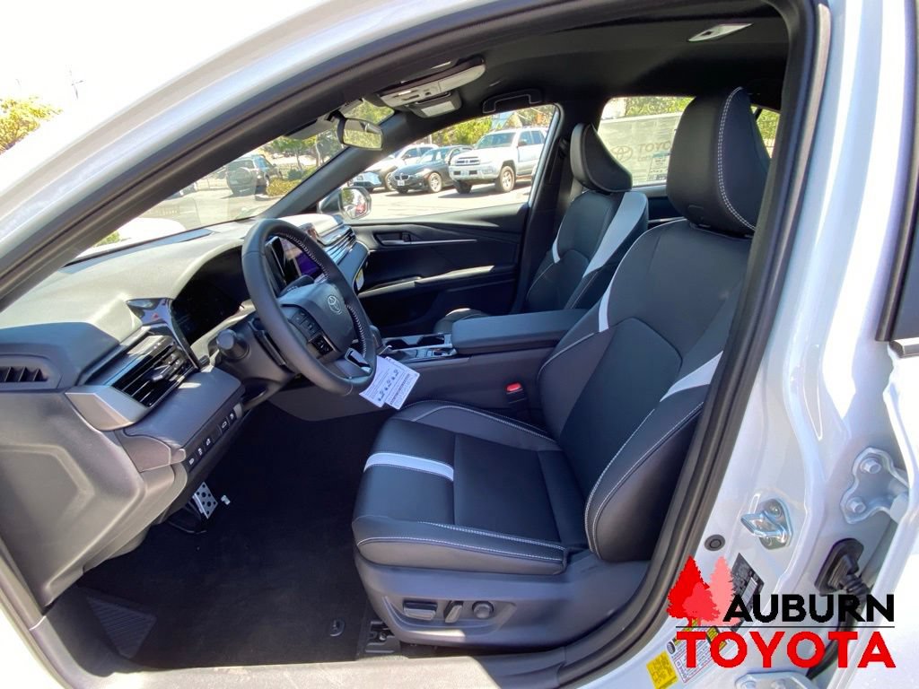 New 2026 Toyota Camry Hybrid AWD/4WD image 24