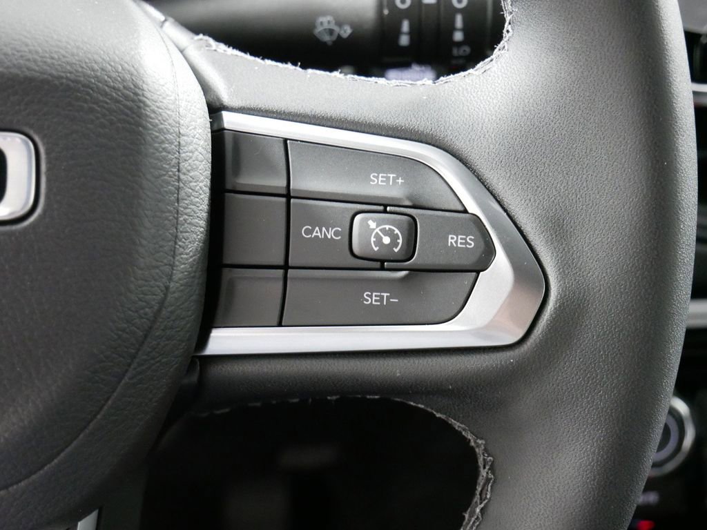 Used 2024 Jeep Compass Latitude w/ Convenience Group image 32