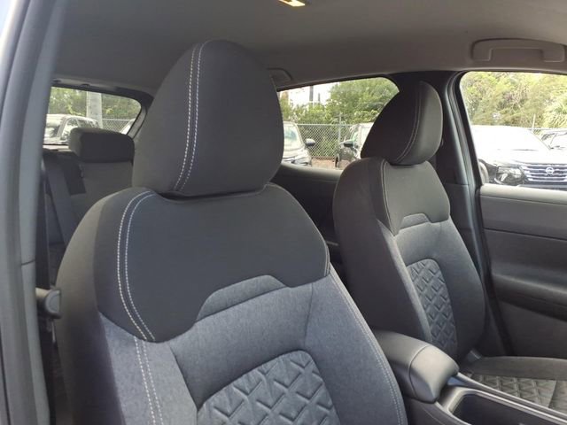 Used 2025 Nissan Kicks SV FWD image 11