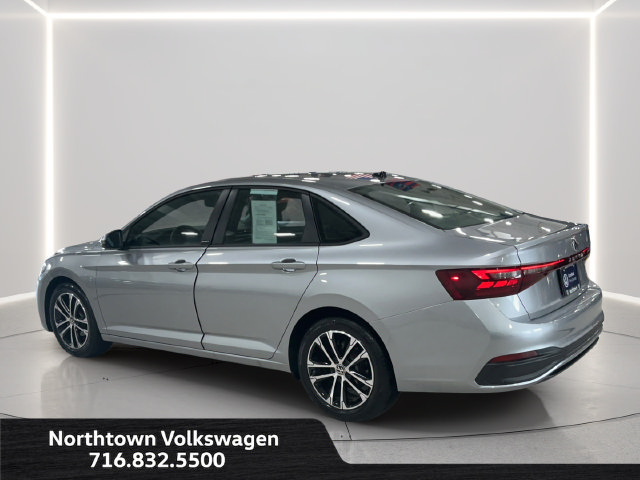 Used 2026 Volkswagen Jetta Sport FWD image 3