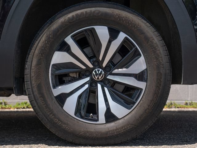 Used 2024 Volkswagen Atlas Cross Sport SE AWD/4WD image 13