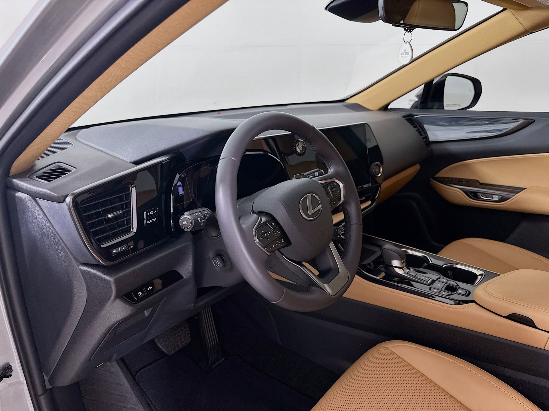 Used 2024 Lexus NX 350 AWD image 10