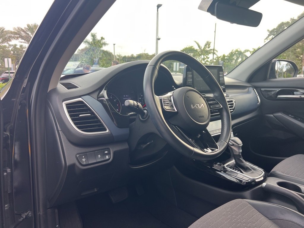 Used 2023 Kia Seltos S image 21