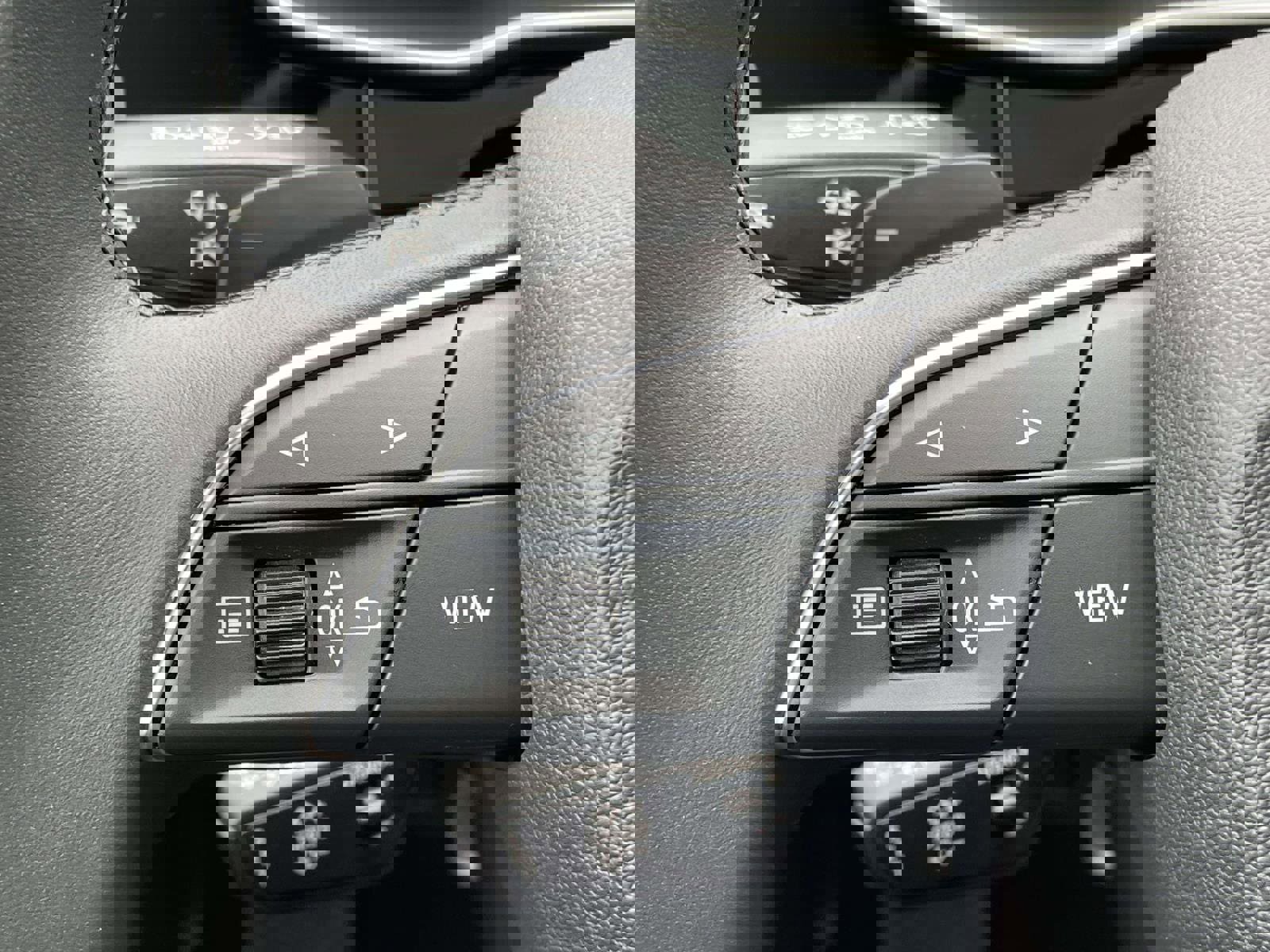 Used 2025 Audi Q3 2.0T Premium w/ Convenience Package AWD/4WD image 19