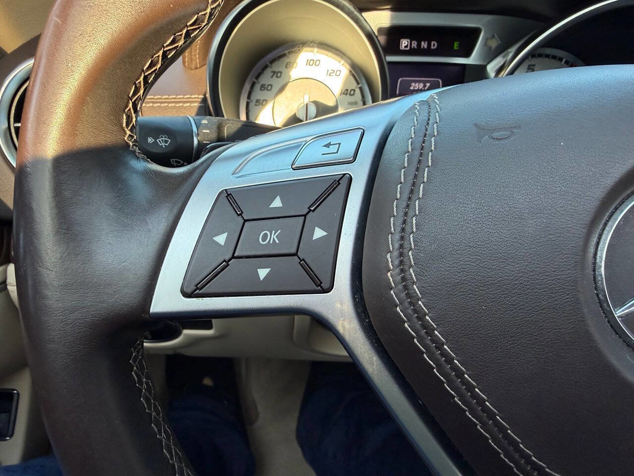 Used 2014 Mercedes-Benz SL 550 w/ Driver Assistance Package image 18