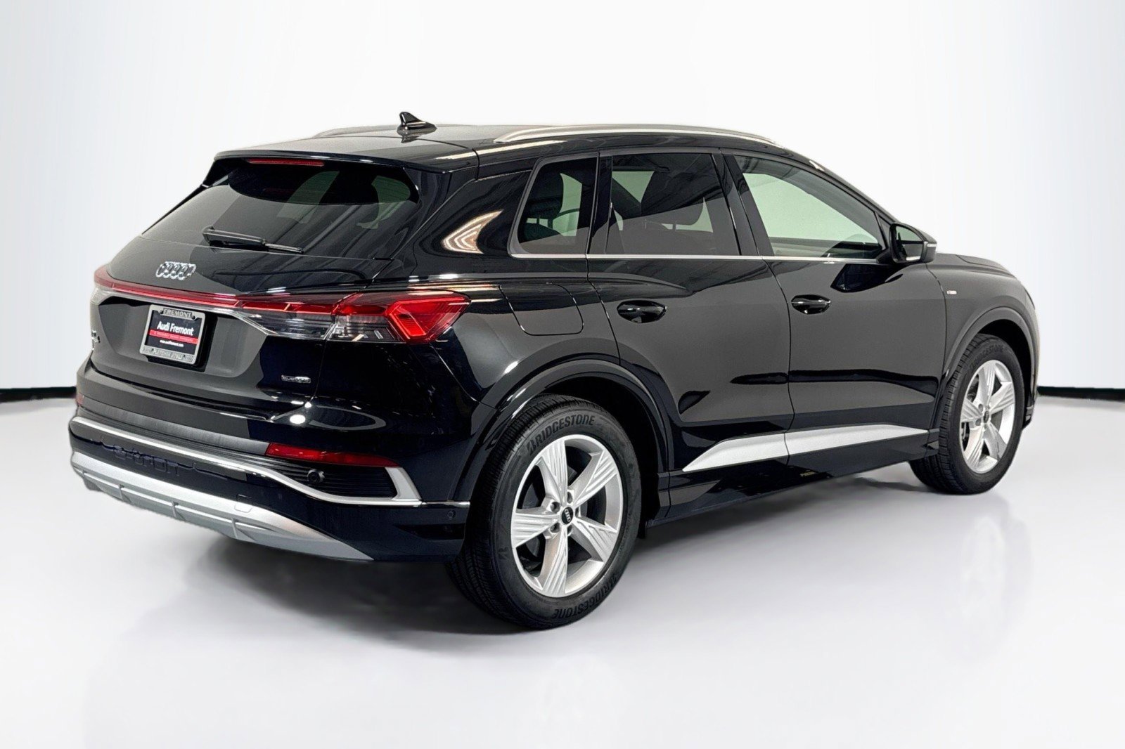 Used 2024 Audi Q4 e-tron Premium Plus image 5