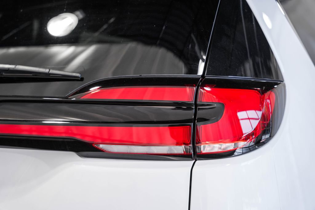 New 2026 Chrysler Pacifica Select image 4