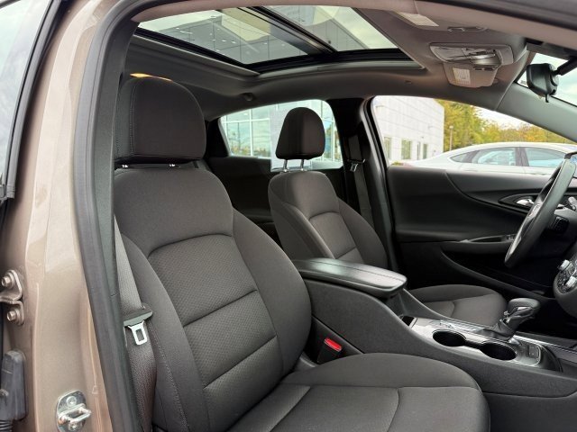 Used 2024 Chevrolet Malibu LT image 22