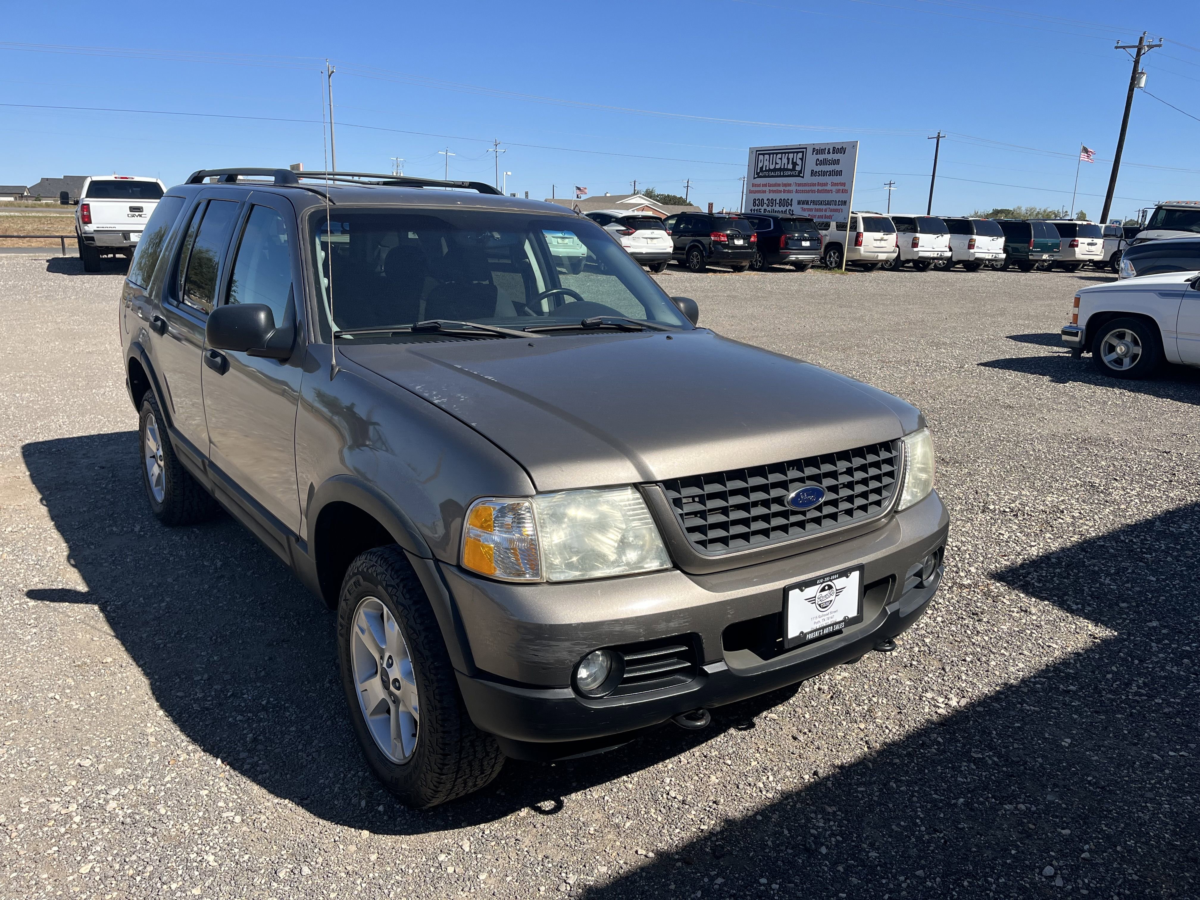 Used 2003 Ford Explorer XLT image 4