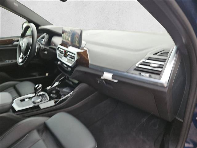Used 2025 BMW X4 xDrive30i AWD/4WD image 21