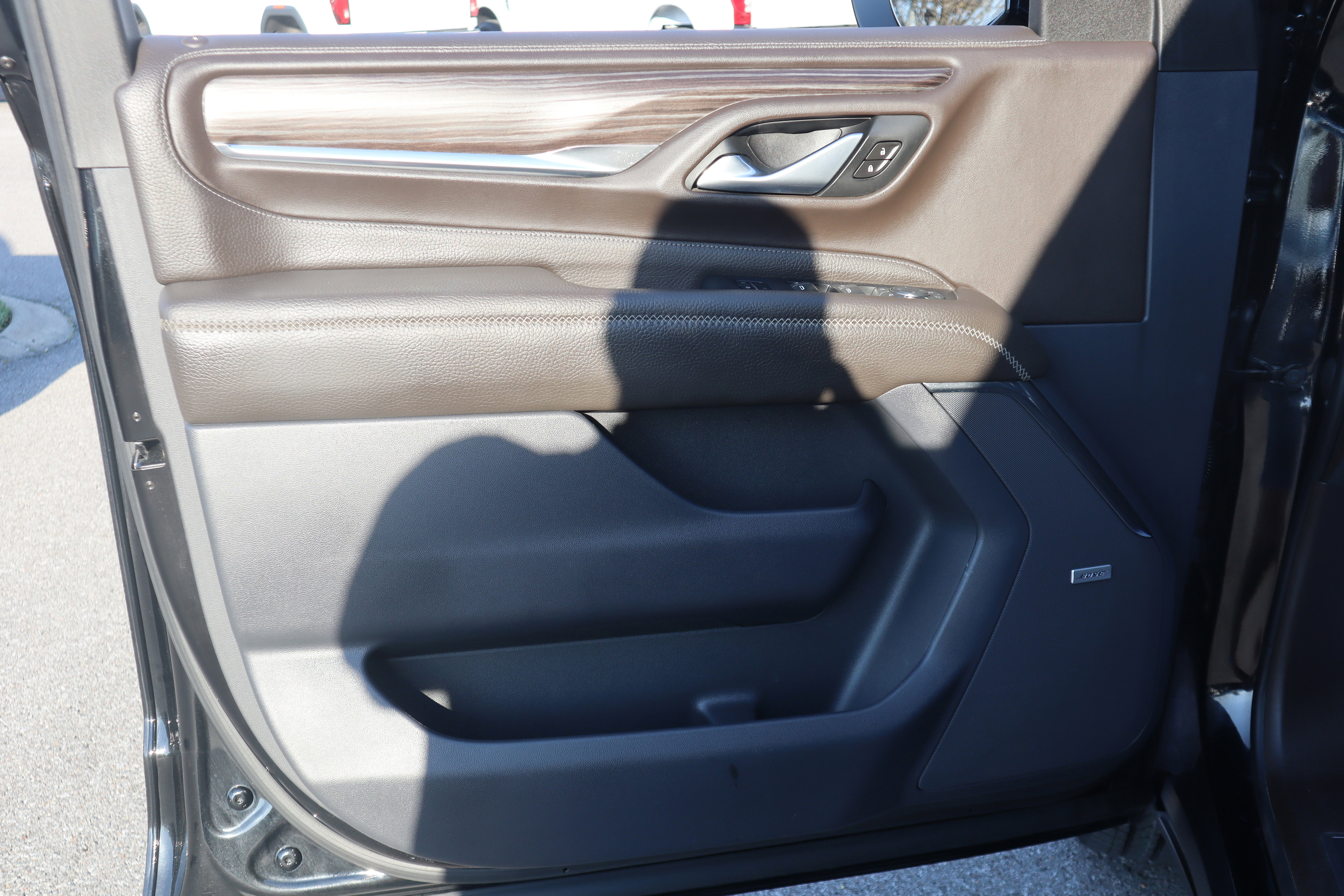 Used 2021 GMC Yukon Denali w/ Denali Premium Package image 34