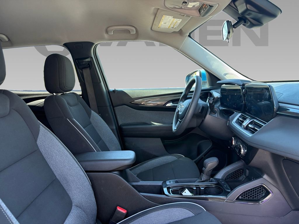 Used 2025 Chevrolet TrailBlazer LT image 8