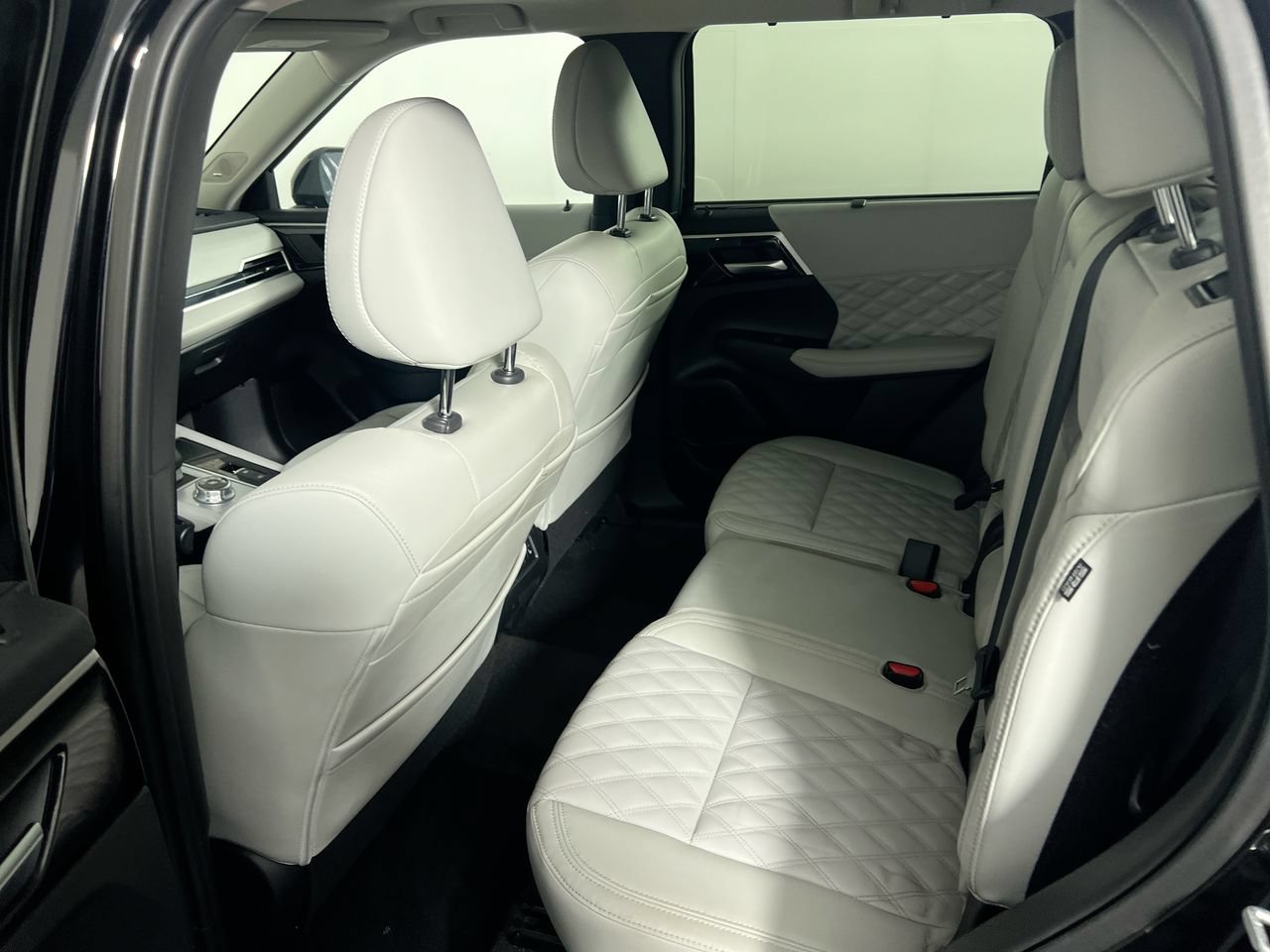 Used 2024 Mitsubishi Outlander SEL FWD image 22