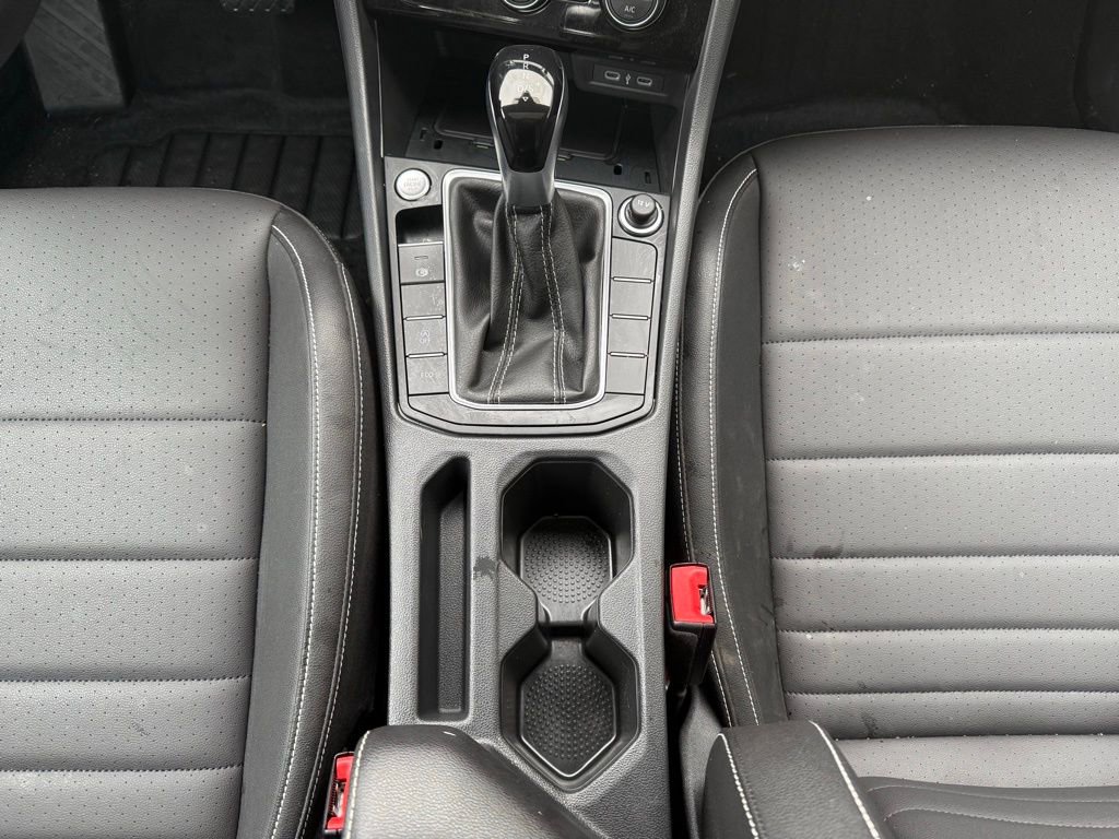 Used 2024 Volkswagen Jetta SE w/ Panoramic Sunroof Package image 16