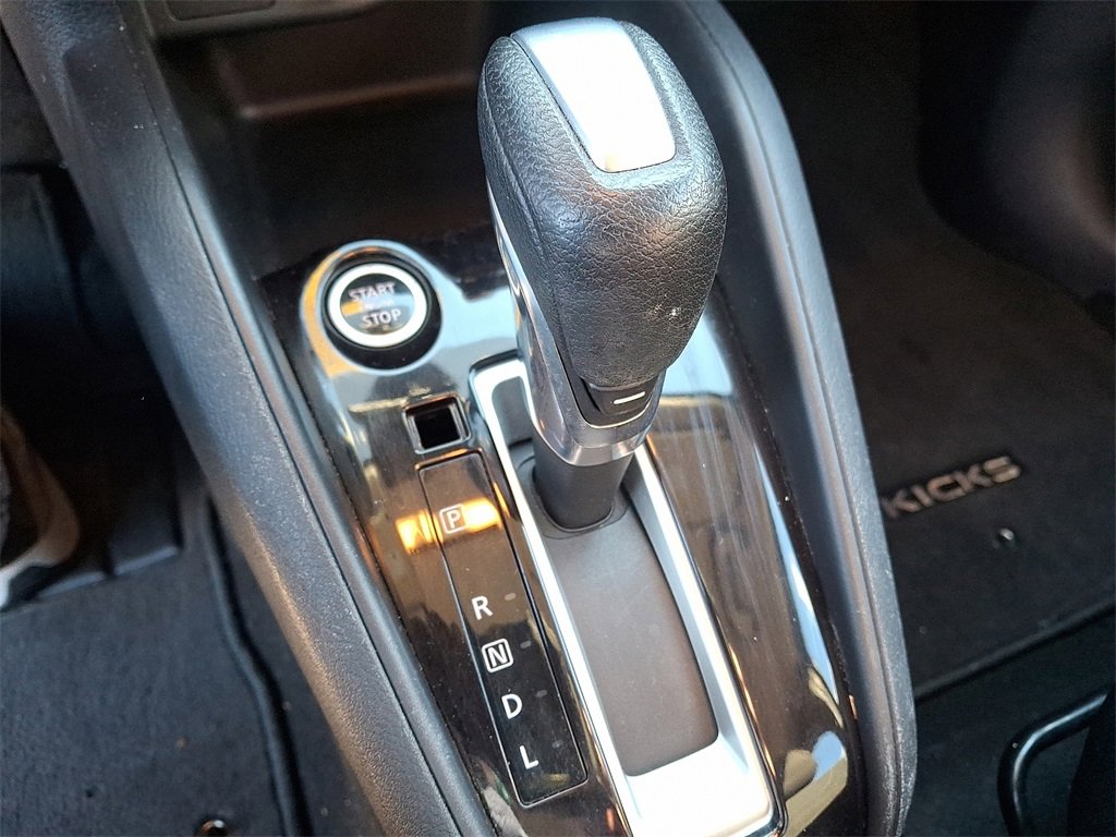 Used 2020 Nissan Kicks S image 14