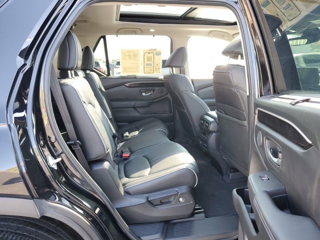 Used 2023 Honda Pilot Elite image 42