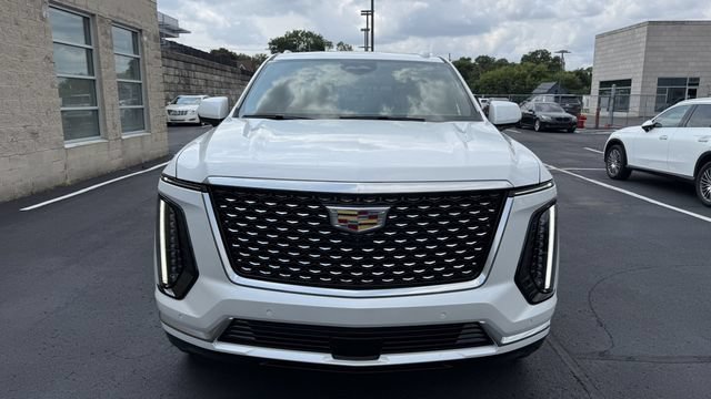 Used 2025 Cadillac Escalade Premium Luxury w/ LPO, Floor Liner Package AWD/4WD image 9