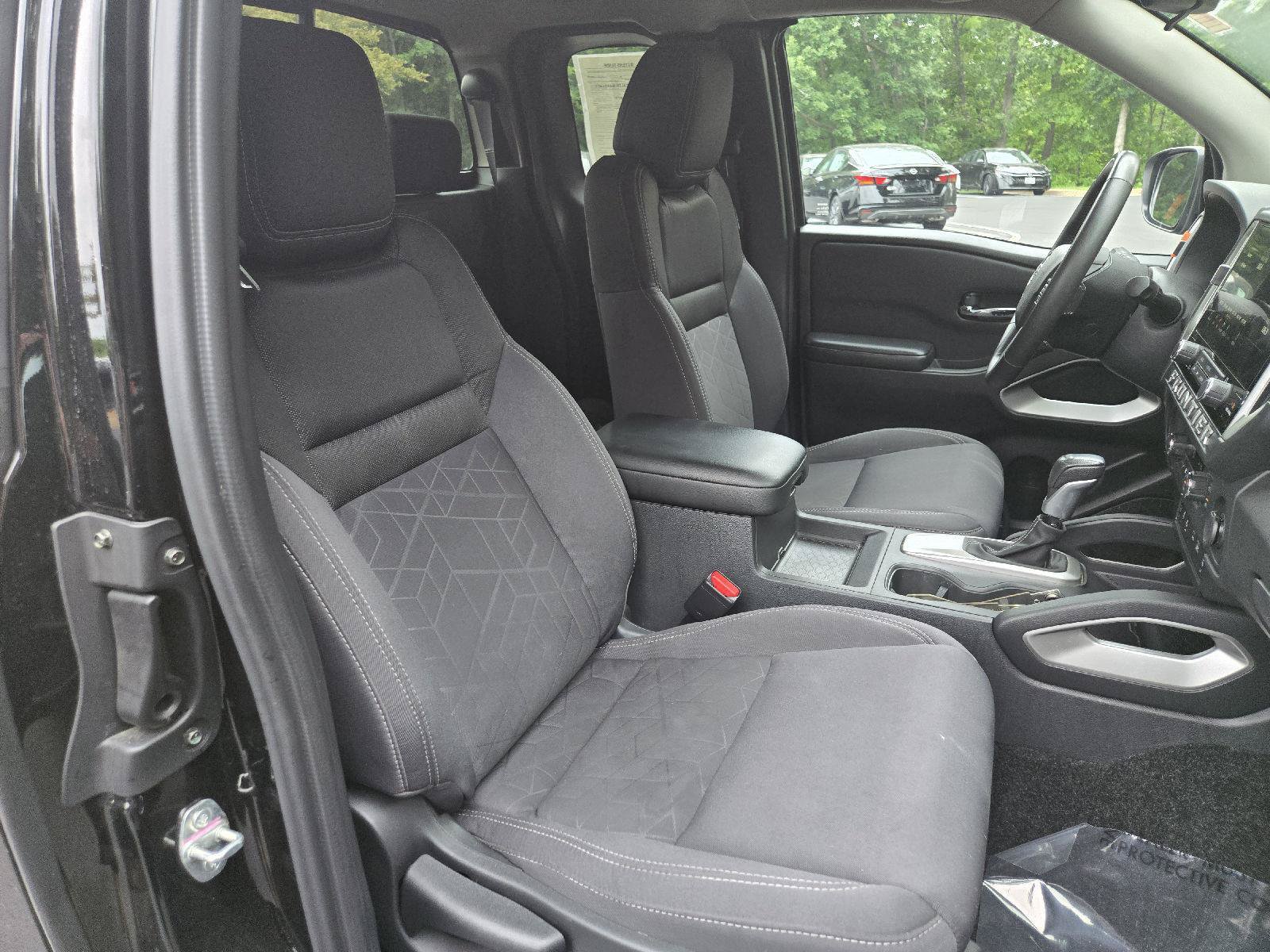Used 2025 Nissan Frontier SV w/ SV Convenience Package RWD image 23