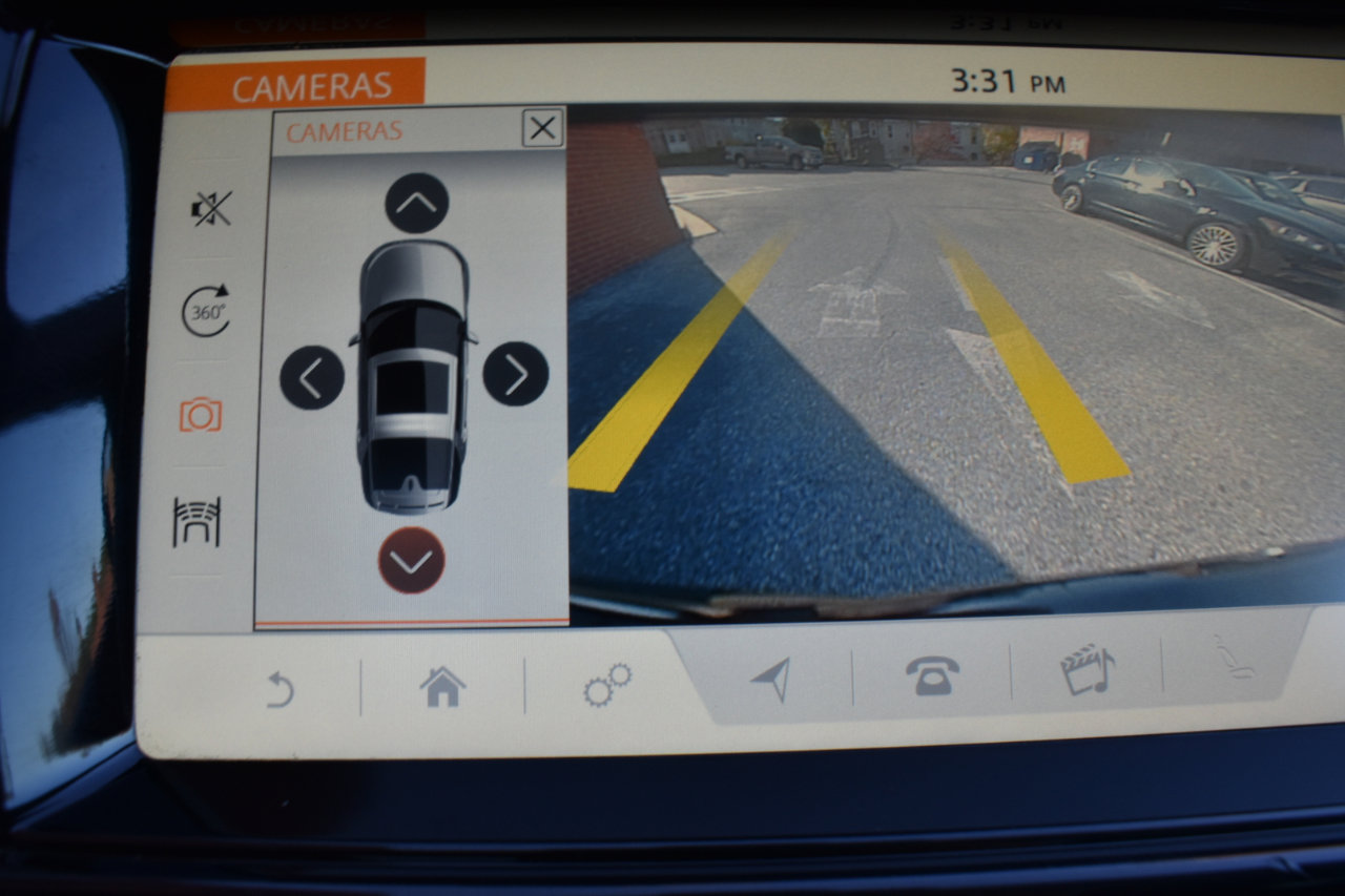 Used 2017 Land Rover Discovery HSE image 40