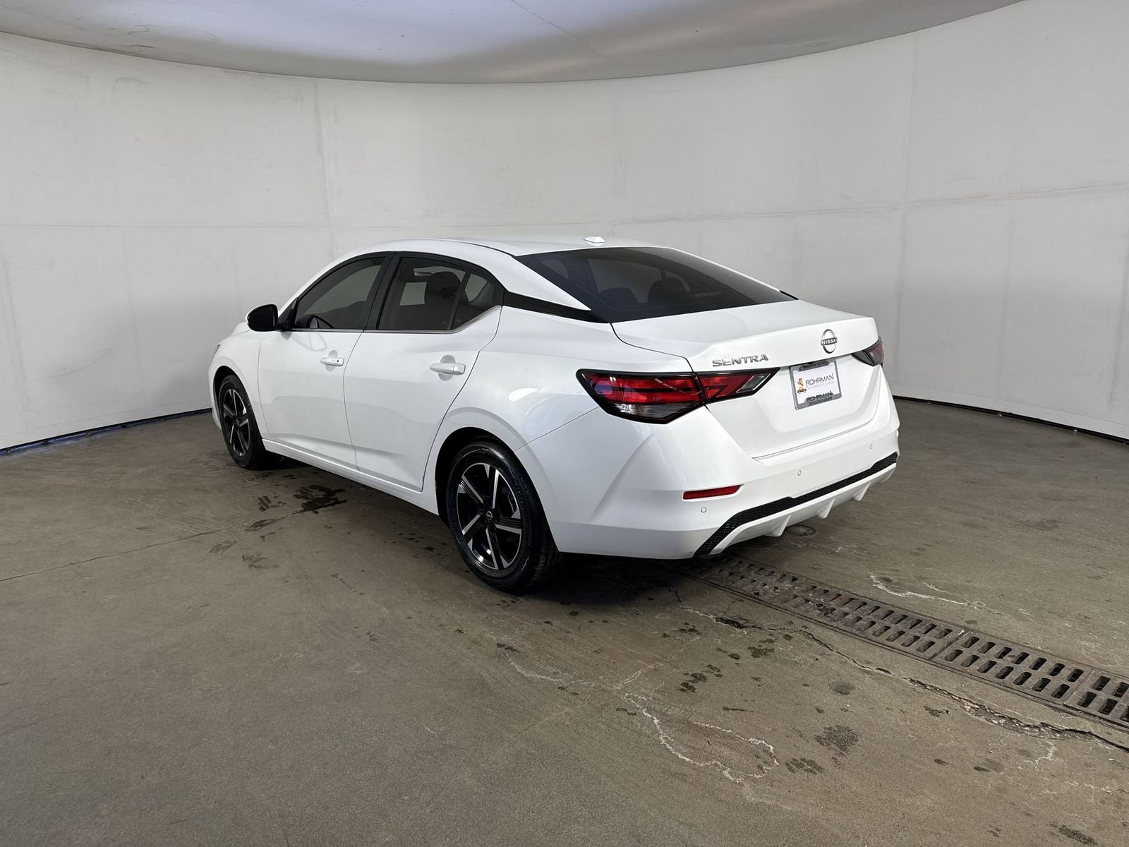 Certified 2025 Nissan Sentra SV image 32