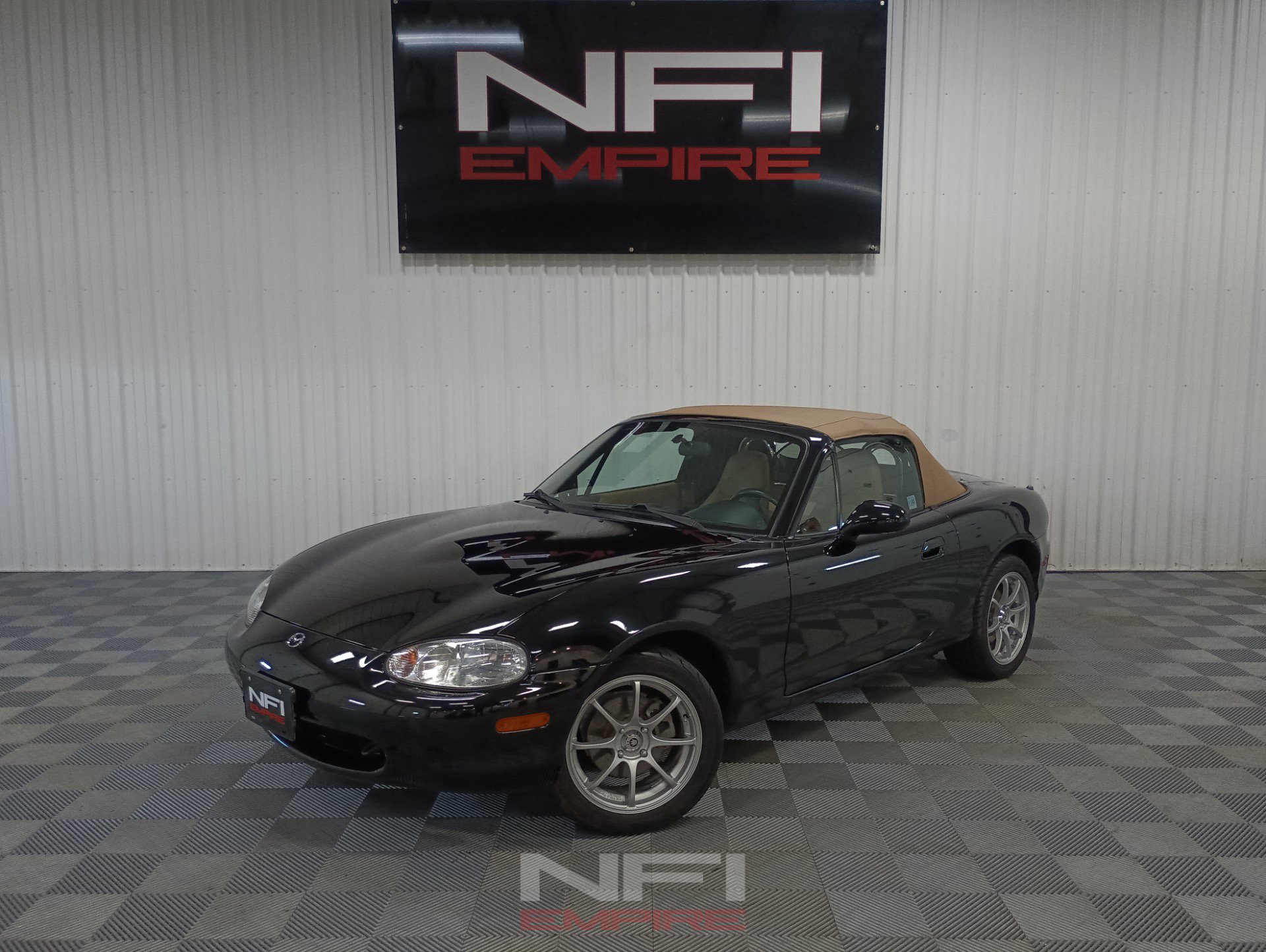 Used 1999 MAZDA MX-5 Miata RWD image 2