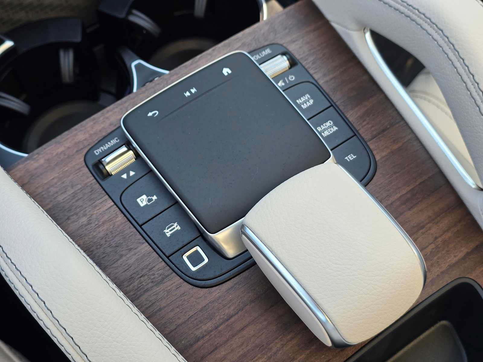 New 2026 Mercedes-Benz GLE 450e 4MATIC image 35