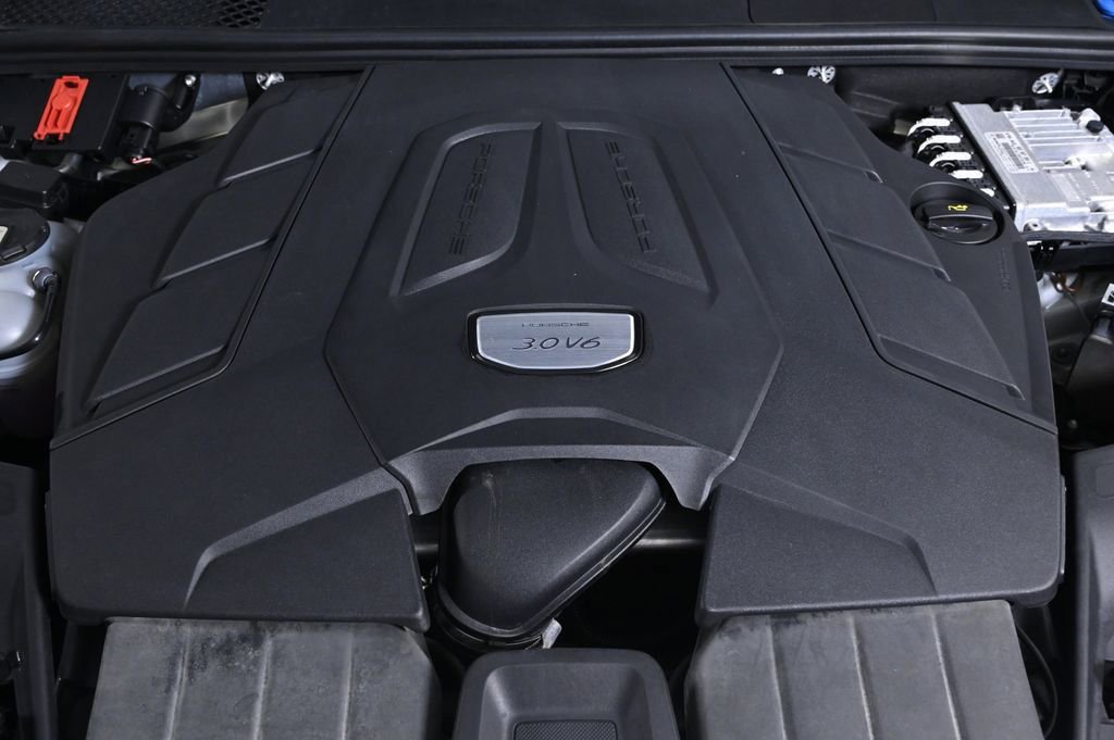 Certified 2023 Porsche Cayenne Platinum Edition AWD/4WD image 29
