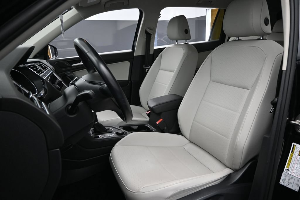 Used 2019 Volkswagen Tiguan SEL AWD/4WD image 14