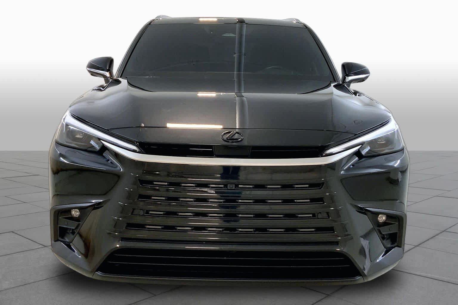 Used 2025 Lexus TX 550h AWD Plug-In Hybrid image 3