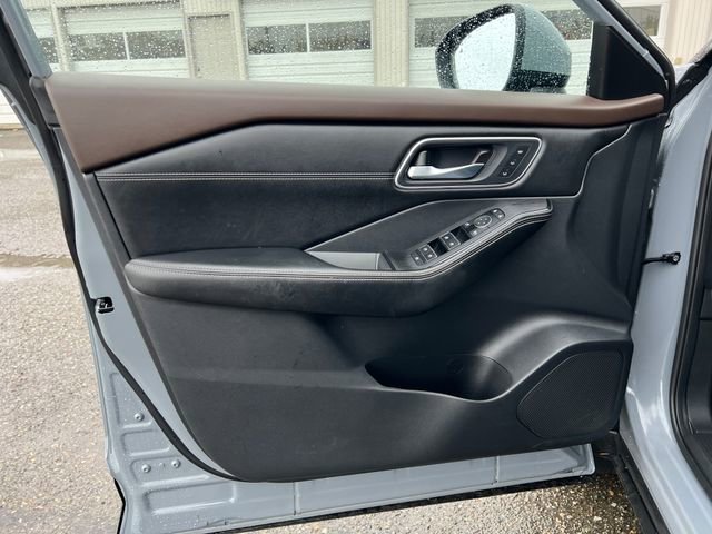 Used 2023 Nissan Rogue Platinum w/ Platinum Premium Package image 20