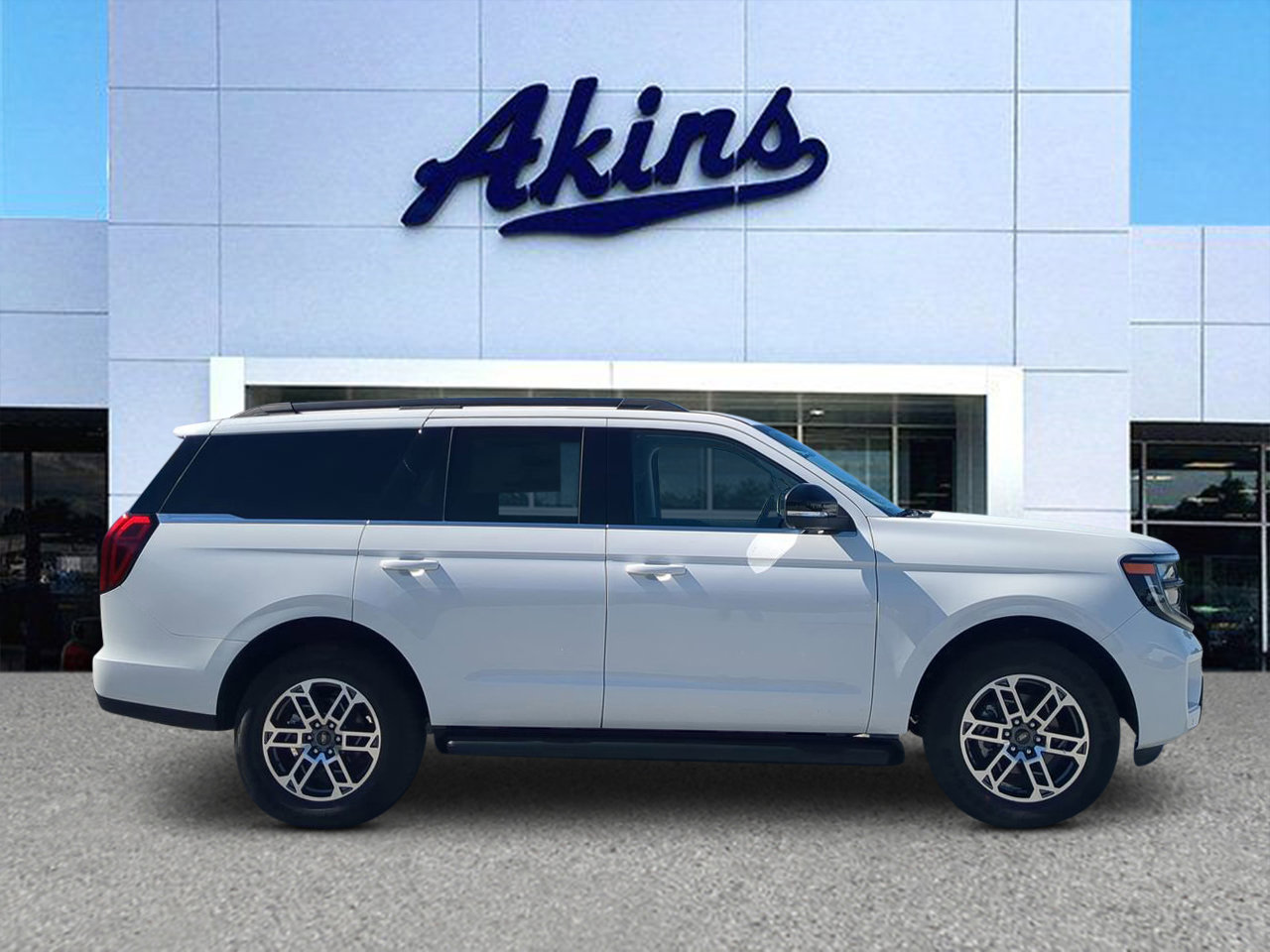 New 2026 Ford Expedition Active image 1