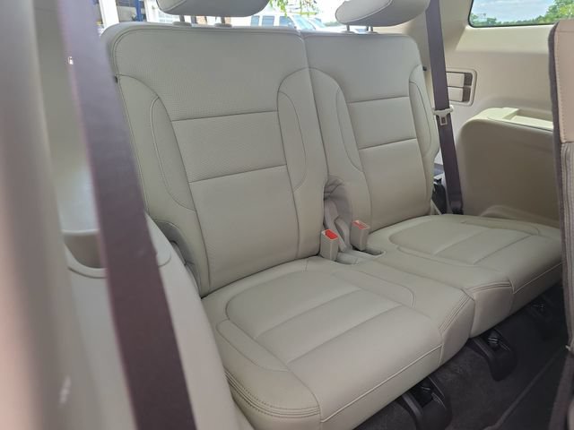 Used 2018 GMC Acadia Denali w/ Technology Package FWD image 13