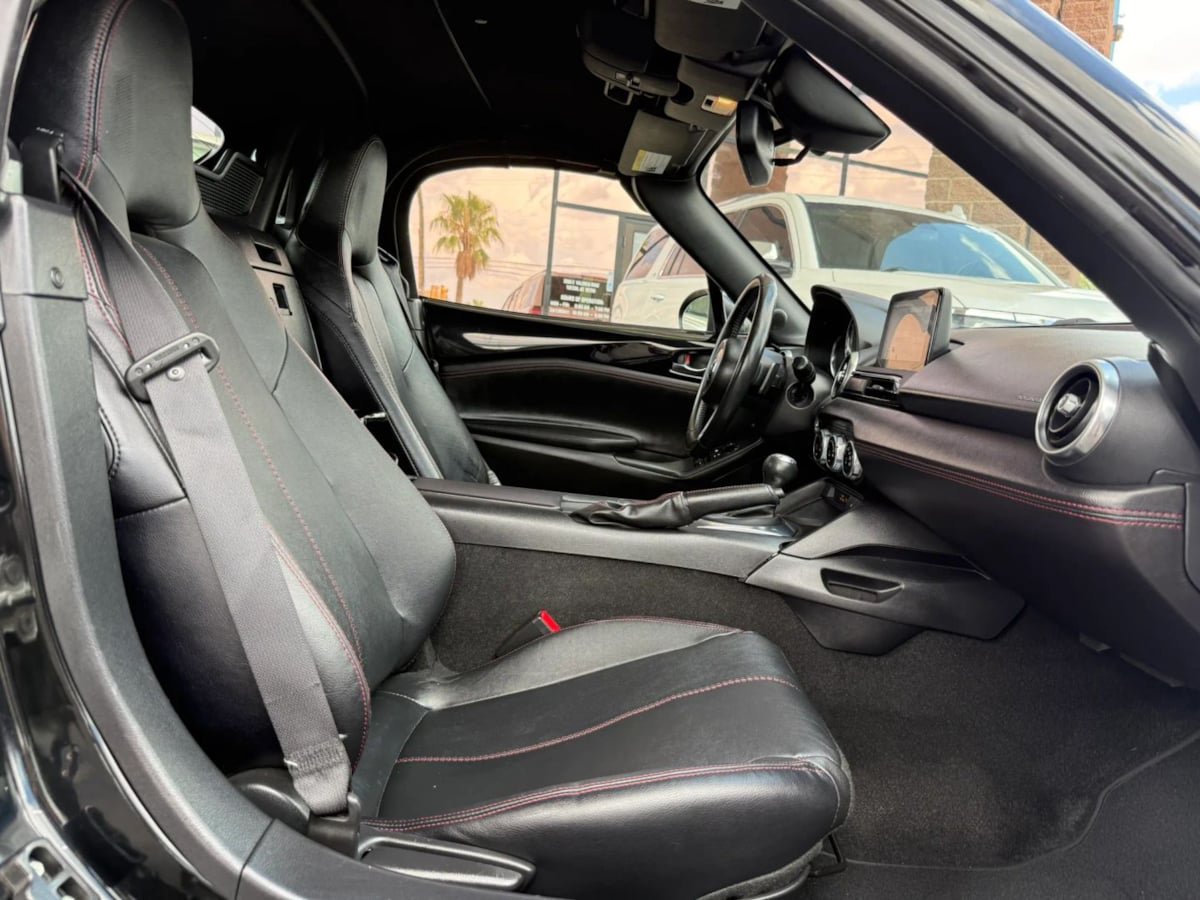 Used 2018 MAZDA MX-5 Miata Grand Touring RWD image 38