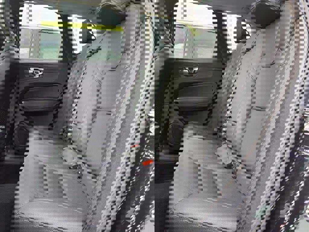 Used 2024 Volvo XC60 B5 Plus image 8