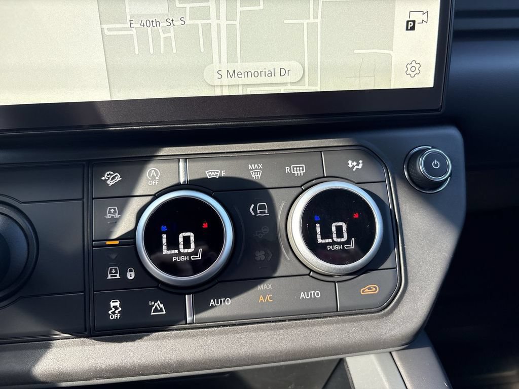 New 2026 Land Rover Defender 130 X-Dynamic SE AWD/4WD image 26