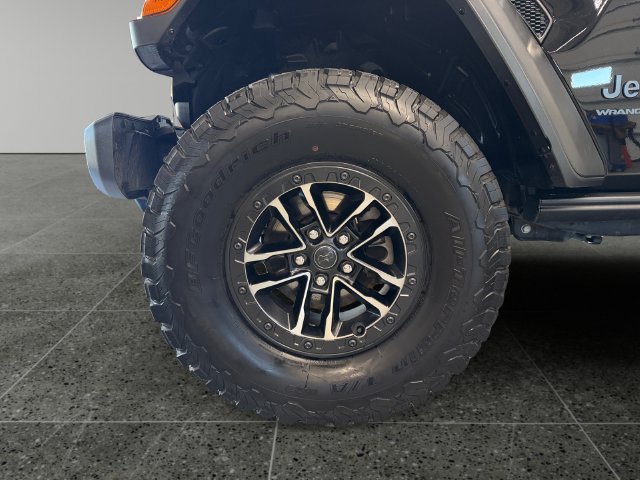 Used 2025 Jeep Wrangler Sport AWD/4WD image 27