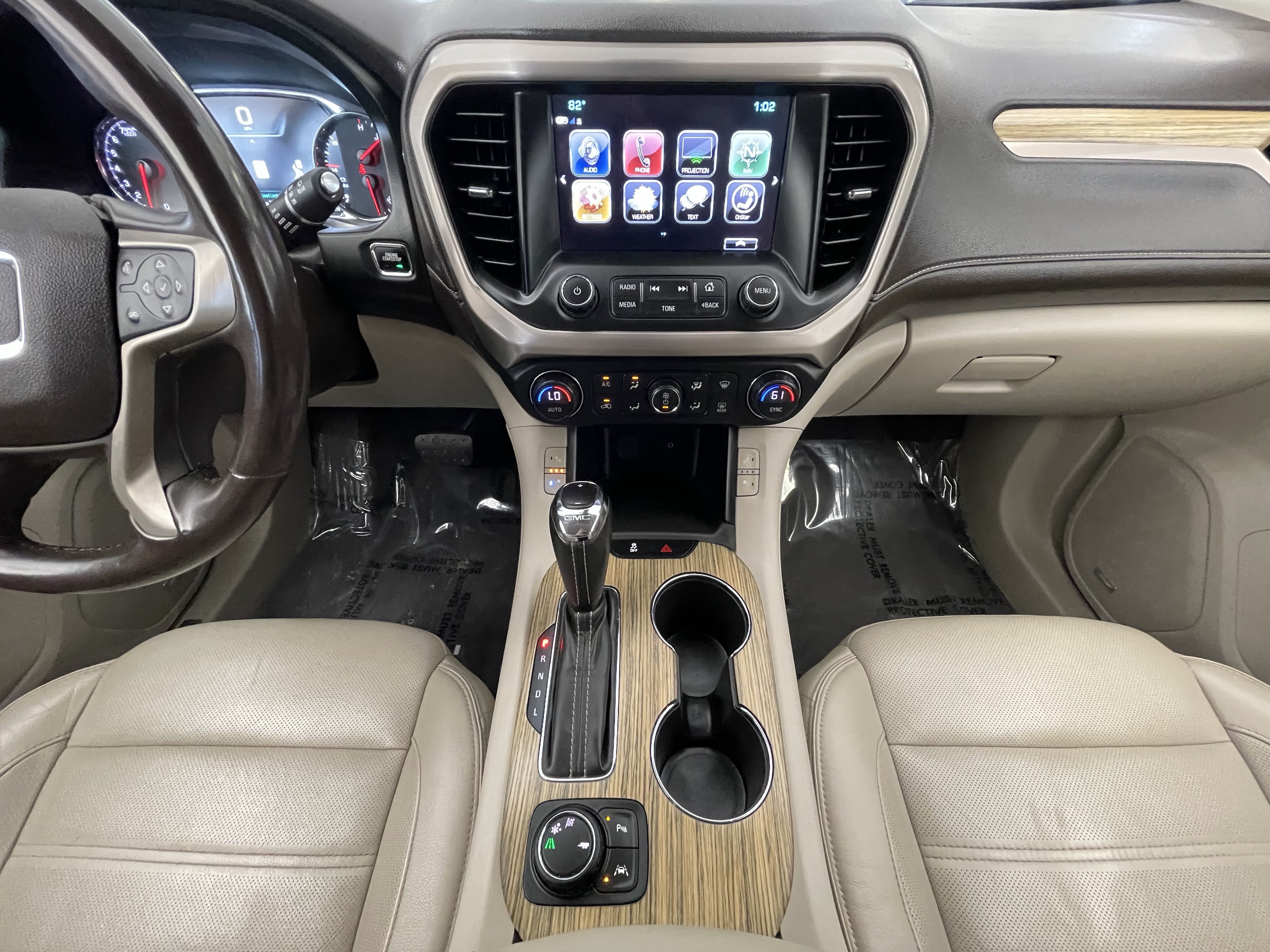 Used 2019 GMC Acadia Denali w/ Technology Package FWD image 32