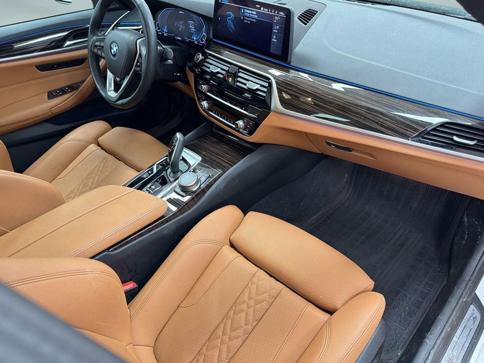 Used 2023 BMW 530e xDrive w/ Premium Package image 33