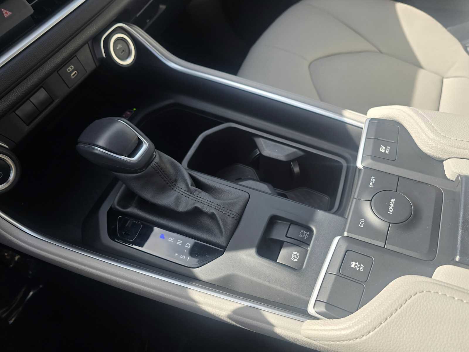 Used 2024 Toyota Grand Highlander XLE image 32