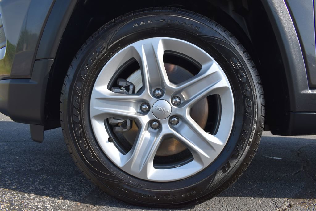 Used 2023 Jeep Compass Sport image 17