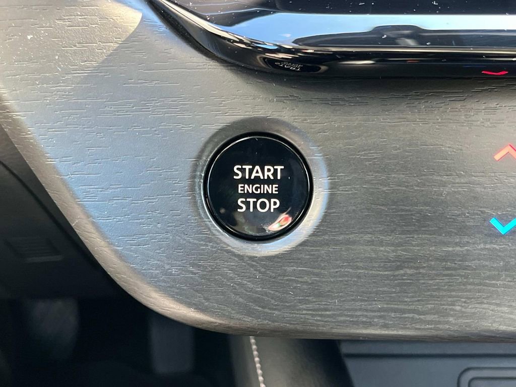 Certified 2025 Nissan Murano SV image 37