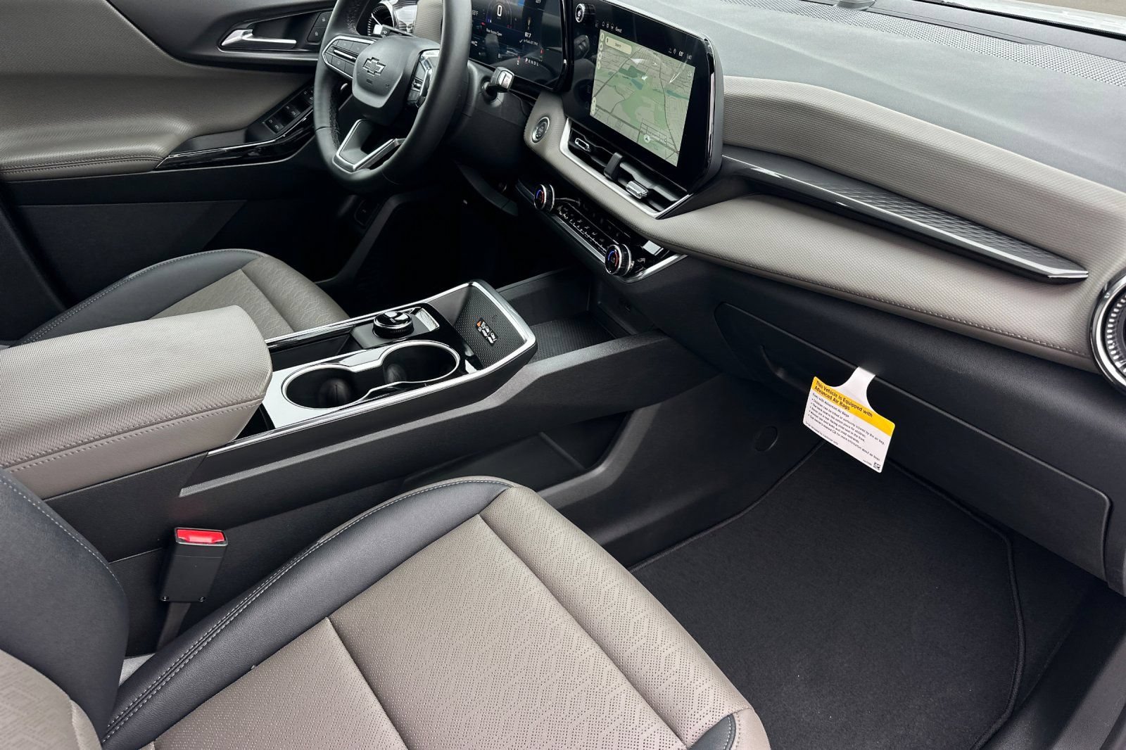 New 2026 Chevrolet Equinox LT w/ Convenience Package II AWD/4WD image 16