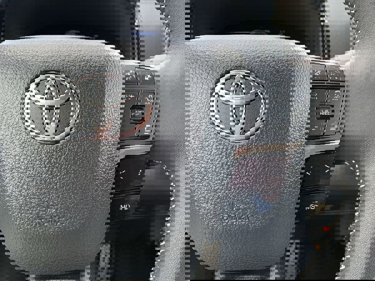 Used 2025 Toyota Camry SE image 20