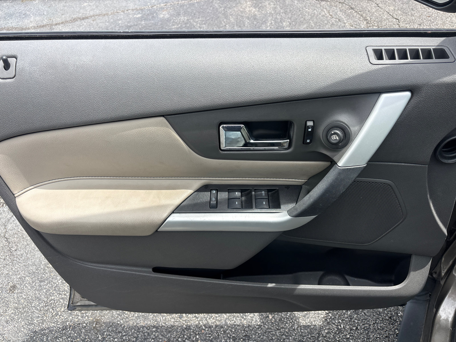 Used 2013 Ford Edge SEL FWD image 11