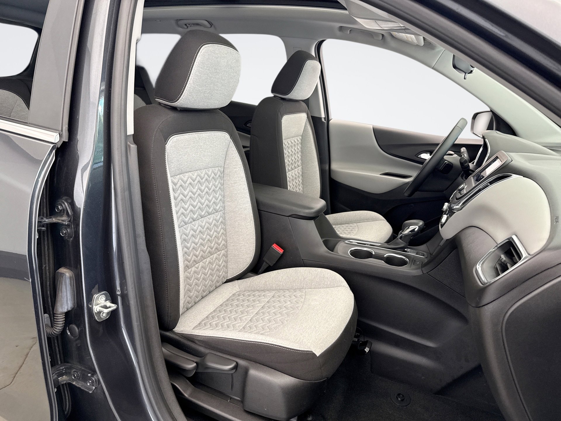 Used 2023 Chevrolet Equinox LT AWD/4WD image 16