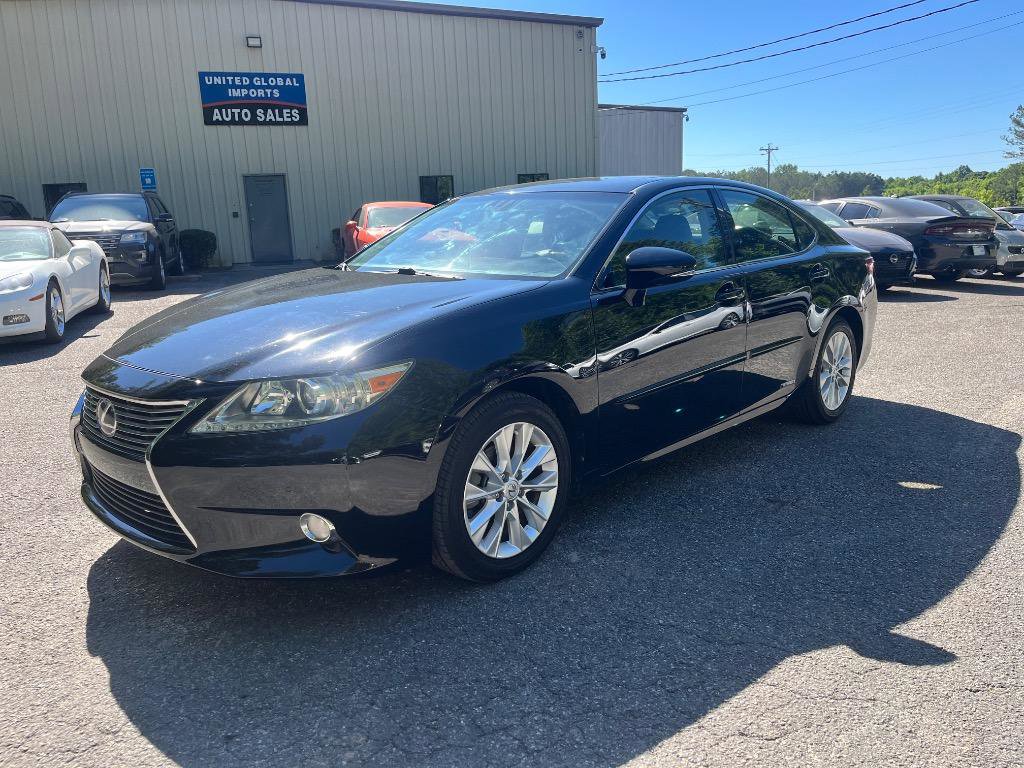 Used 2013 Lexus ES 300h w/ Luxury Pkg